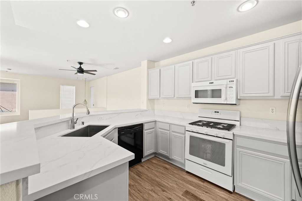 MLS #OC25136647 img 12