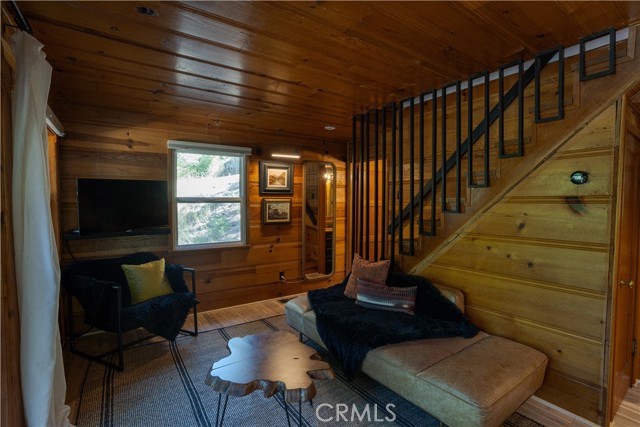 761 Arrowhead Villa Road, Lake Arrowhead, CA 92352