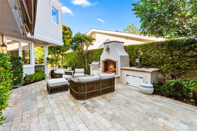 Detail Gallery Image 24 of 65 For 8 Rue Verte, Newport Beach,  CA 92660 - 3 Beds | 3/1 Baths