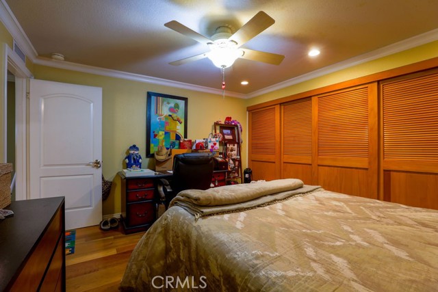 Detail Gallery Image 4 of 26 For 5103 Marina Pacifica Drive South #KEY# 20,  Long Beach,  CA 90803 - 1 Beds | 1 Baths