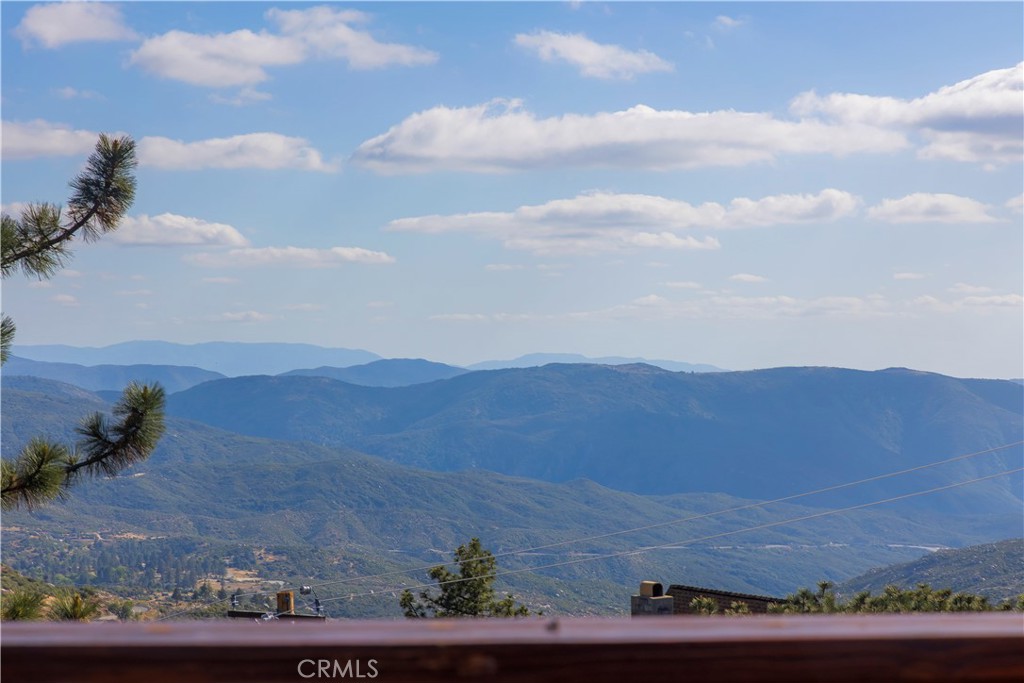 https://media.crmls.org/medias/c95a95ff-1b27-44a6-b0ee-29e8383f9b00.jpg?preset=X-Large
