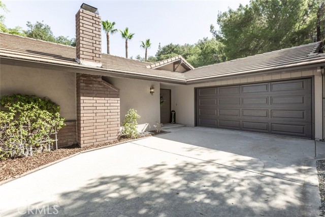2101 El Arbolita Drive, Glendale CA: https://media.crmls.org/medias/c95c1d6d-b10e-48a9-ab11-528d85567979.jpg