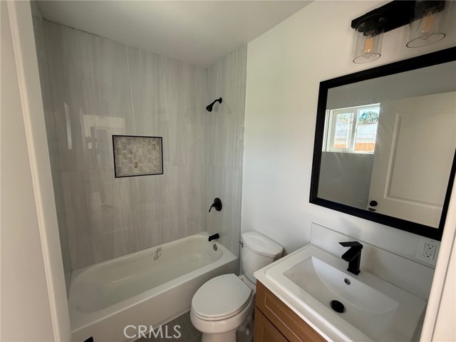 8711 S Denker Avenue, Los Angeles CA: https://media.crmls.org/medias/c95cb687-8e21-4e54-a6a6-60423d2d65f3.jpg
