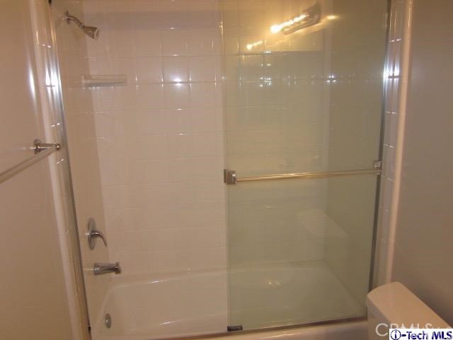 Detail Gallery Image 20 of 31 For 2283 Waltonia Dr #105,  Montrose,  CA 91020 - 3 Beds | 2/1 Baths