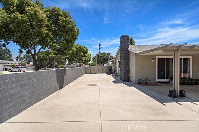 1322 W 6th Street, Ontario CA: https://media.crmls.org/medias/c95d1d31-b2e9-48dc-b360-cad0f69b9210.jpg