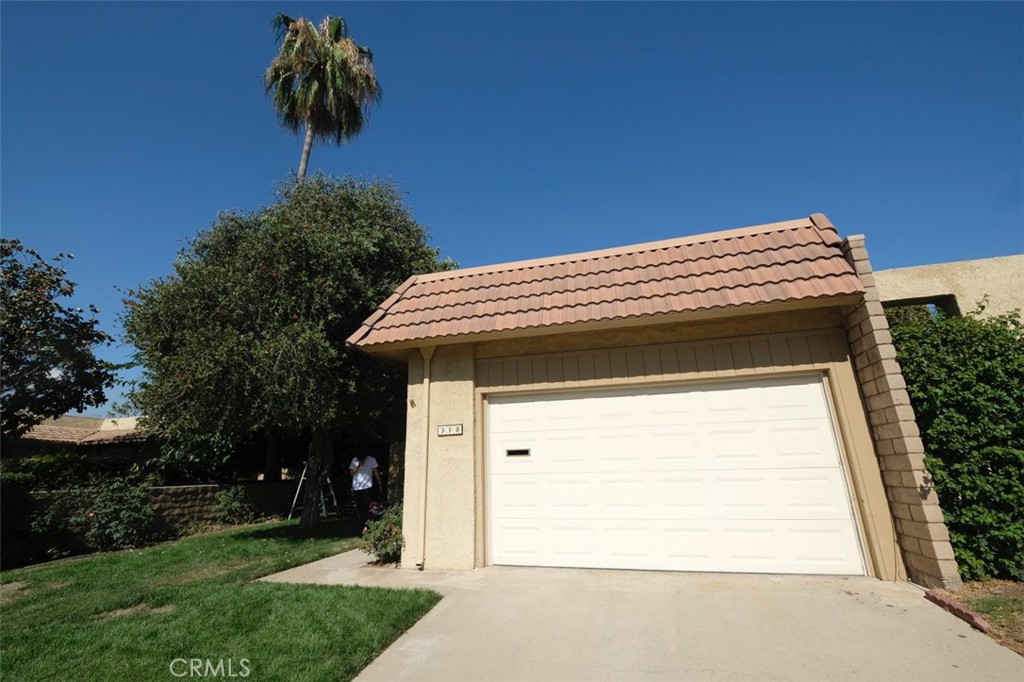 318 S San Dimas Canyon