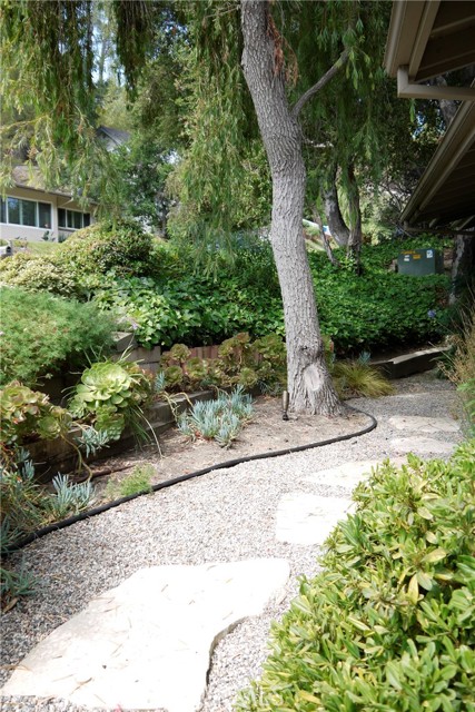 Detail Gallery Image 5 of 48 For 4127 Lanterman, La Canada Flintridge,  CA 91011 - 3 Beds | 2/1 Baths