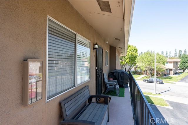 Detail Gallery Image 7 of 16 For 995 W Calle Del Cielo #4 #4,  Azusa,  CA 91702 - 2 Beds | 1 Baths