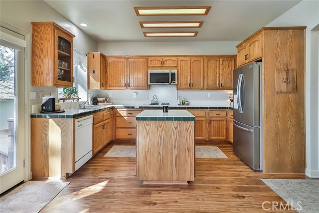 176 Pine Ridge Road, Crestline CA: https://media.crmls.org/medias/c95f4cf3-cf9a-417a-bfe8-95e0af66fd85.jpg