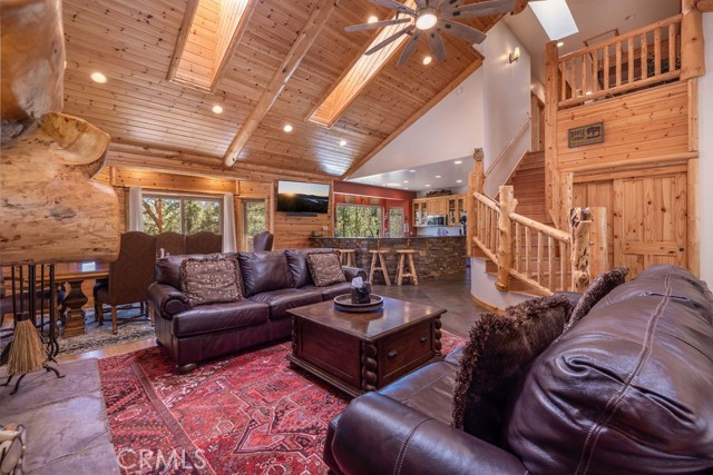 Detail Gallery Image 12 of 67 For 1046 Heritage, Big Bear City,  CA 92314 - 5 Beds | 4/1 Baths