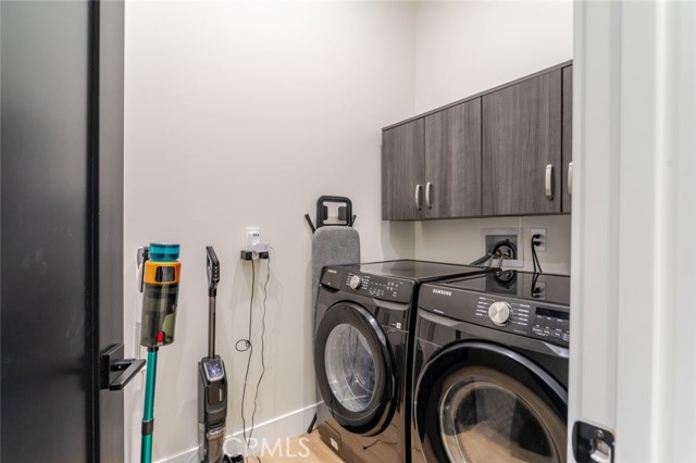 Detail Gallery Image 55 of 70 For 7714 Lasaine Ave, Northridge,  CA 91325 - 3 Beds | 4 Baths