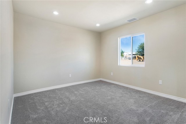Detail Gallery Image 11 of 22 For 16907 Sultana, Hesperia,  CA 92345 - 3 Beds | 1/1 Baths