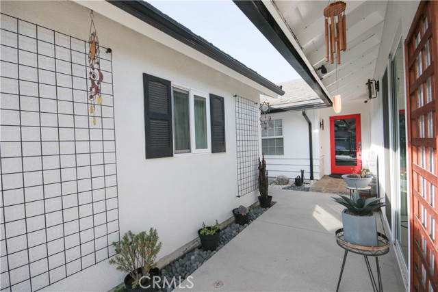 Detail Gallery Image 6 of 57 For 10211 Cliff Dr, Huntington Beach,  CA 92646 - 4 Beds | 3 Baths