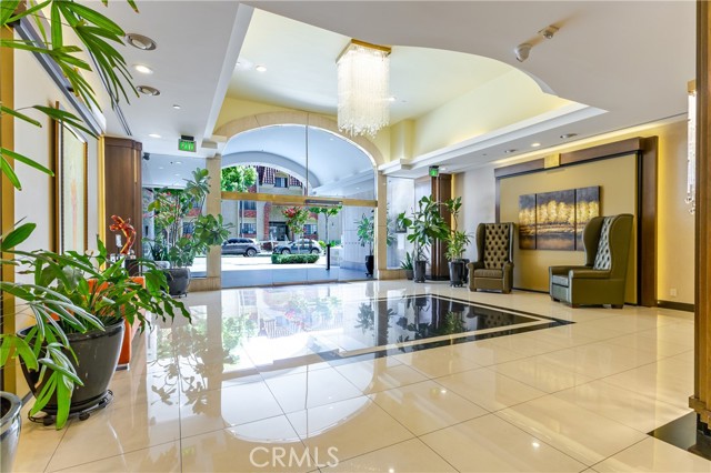 343 Pioneer Drive, Glendale CA: https://media.crmls.org/medias/c960142d-e4e9-4e3a-956e-4801bcbb22e0.jpg