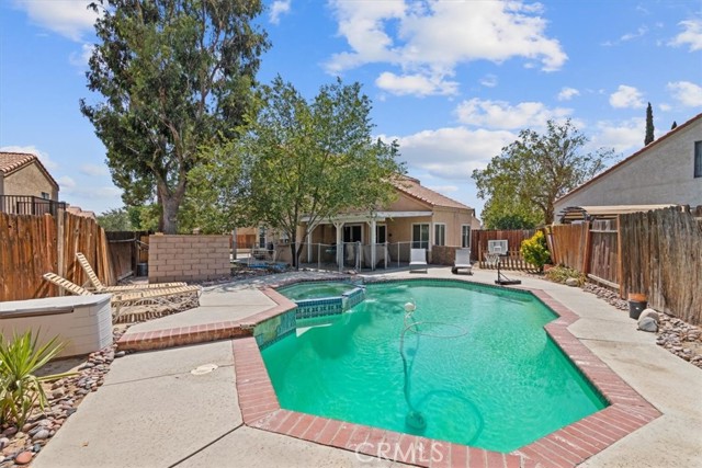 4023 Lexington Court, Palmdale CA: https://media.crmls.org/medias/c96074c6-d5fe-4648-b3a9-77a307291eff.jpg