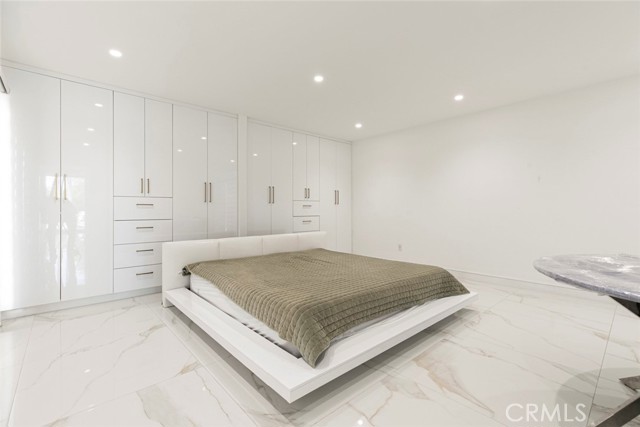 12410 Mclennan Avenue, Granada Hills CA: https://media.crmls.org/medias/c96149aa-ee1d-42d5-985d-79669768bb7b.jpg
