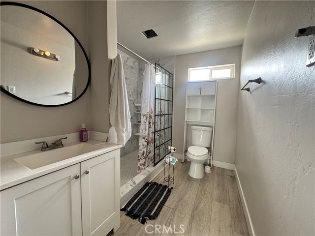 Detail Gallery Image 4 of 10 For 412 Beech, Bakersfield,  CA 93304 - 3 Beds | 2 Baths