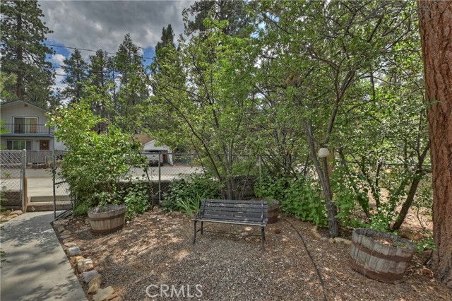 Detail Gallery Image 5 of 46 For 317 W Aeroplane Bld, Big Bear City,  CA 92314 - 4 Beds | 2 Baths