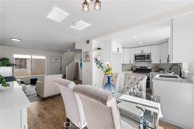 Detail Gallery Image 12 of 58 For 8800 Burnet Ave #15,  North Hills,  CA 91343 - 5 Beds | 3 Baths