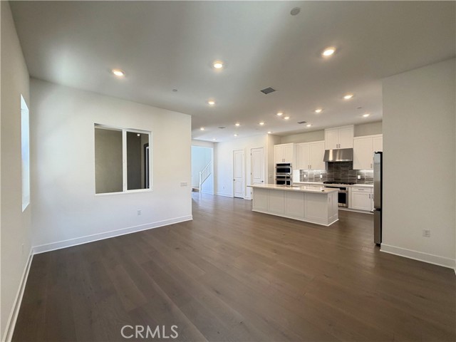 Detail Gallery Image 9 of 28 For 105 Great Park Bld, Irvine,  CA 92618 - 4 Beds | 3 Baths