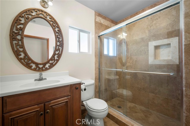 2225 East Glenoaks Boulevard photo 24