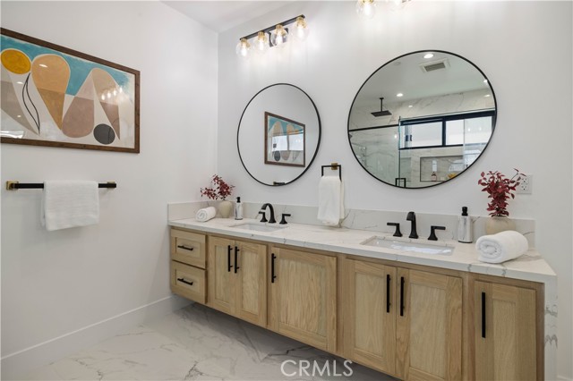 Detail Gallery Image 21 of 34 For 22002 Ocean Ave, Torrance,  CA 90503 - 4 Beds | 4/1 Baths