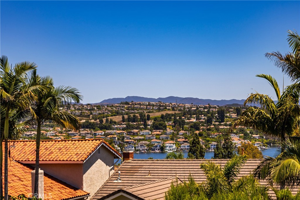 https://media.crmls.org/medias/c9637097-330f-4f6d-93a1-4cc739303359.jpg?preset=X-Large