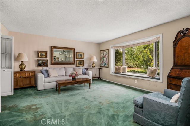 Detail Gallery Image 8 of 61 For 1142 Appian, Santa Ana,  CA 92705 - 4 Beds | 3 Baths