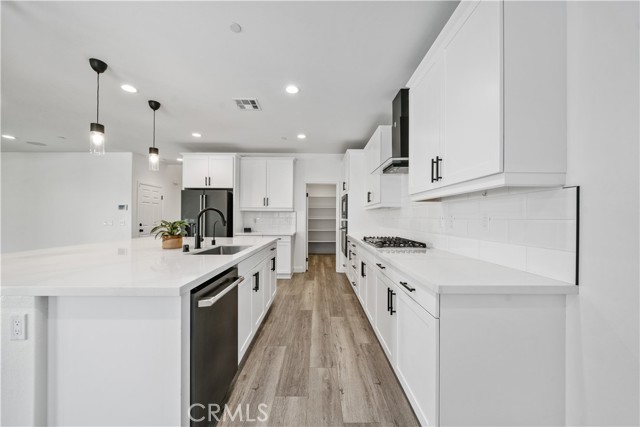 30902 Palette Road, Murrieta CA: https://media.crmls.org/medias/c963c379-ef77-4744-a310-a756c3fd72c1.jpg