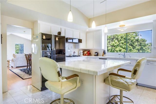 220 Helberta Avenue, Redondo Beach, California 90277, 4 Bedrooms Bedrooms, ,3 BathroomsBathrooms,Residential,Sold,Helberta,PV16158367