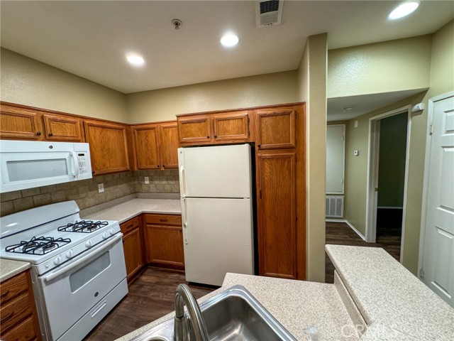 Detail Gallery Image 7 of 16 For 26444 Arboretum Way #2106,  Murrieta,  CA 92563 - 1 Beds | 1 Baths