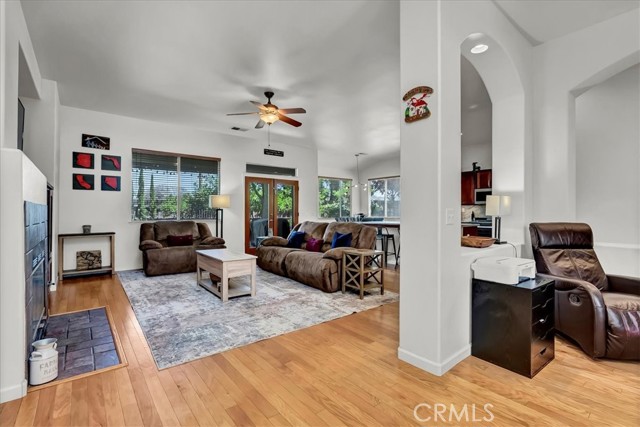 1774 Homestead Way, Lemoore CA: https://media.crmls.org/medias/c964fc4a-7a9a-4135-ab72-a2611555e9df.jpg