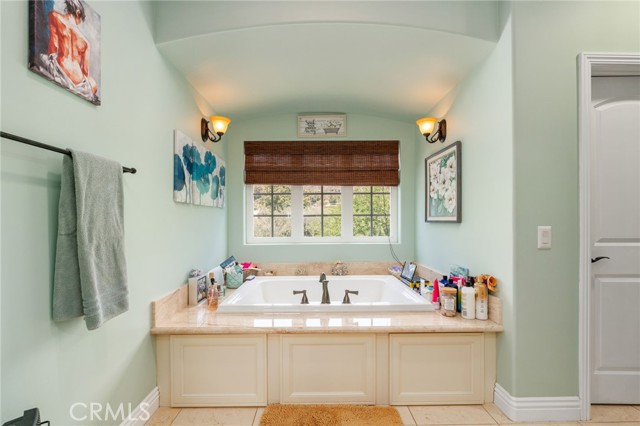 1033 Kimbark Avenue, San Bernardino CA: https://media.crmls.org/medias/c96645f1-2edf-4913-bf01-d46df10a5123.jpg