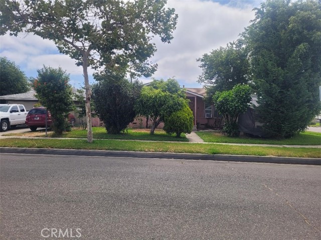 625 Shelley Street, Santa Ana CA: https://media.crmls.org/medias/c9667477-df83-4373-80f3-b3e468cb551e.jpg