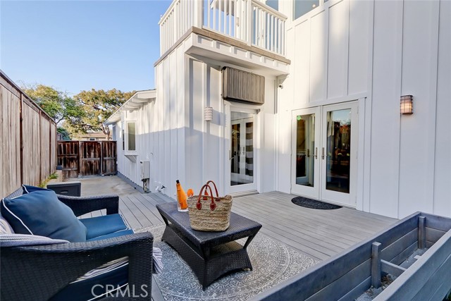 1146 18th Street, Manhattan Beach, California 90266, 4 Bedrooms Bedrooms, ,2 BathroomsBathrooms,Residential,Sold,18th,SB22027666