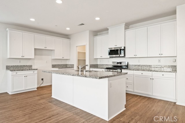 14226 Sonoma Court, Beaumont CA: https://media.crmls.org/medias/c96701f3-056e-4c7f-b201-71908ce2a6ff.jpg