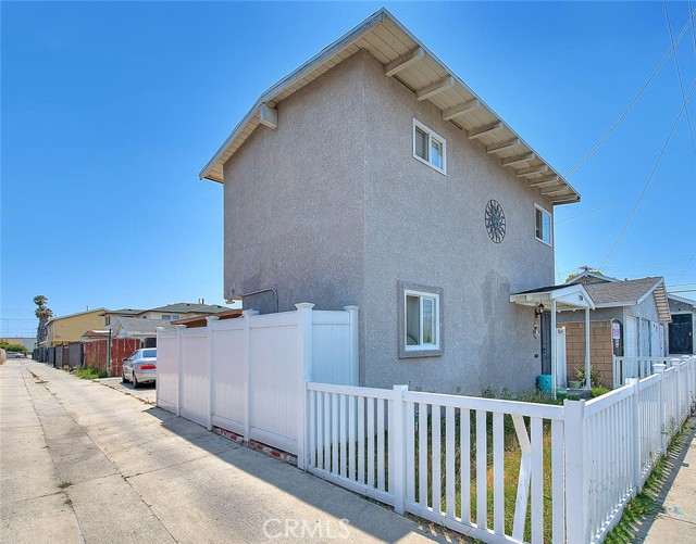 Detail Gallery Image 3 of 43 For 710 N Neptune Ave, Wilmington,  CA 90744 - 1 Beds | 1 Baths