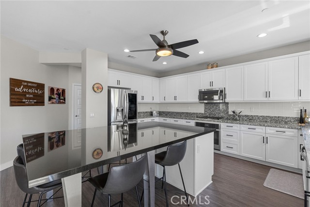 19512 Griffith Drive, Saugus CA: https://media.crmls.org/medias/c967e595-00f6-48a7-95b5-5ad02c9cd1b4.jpg