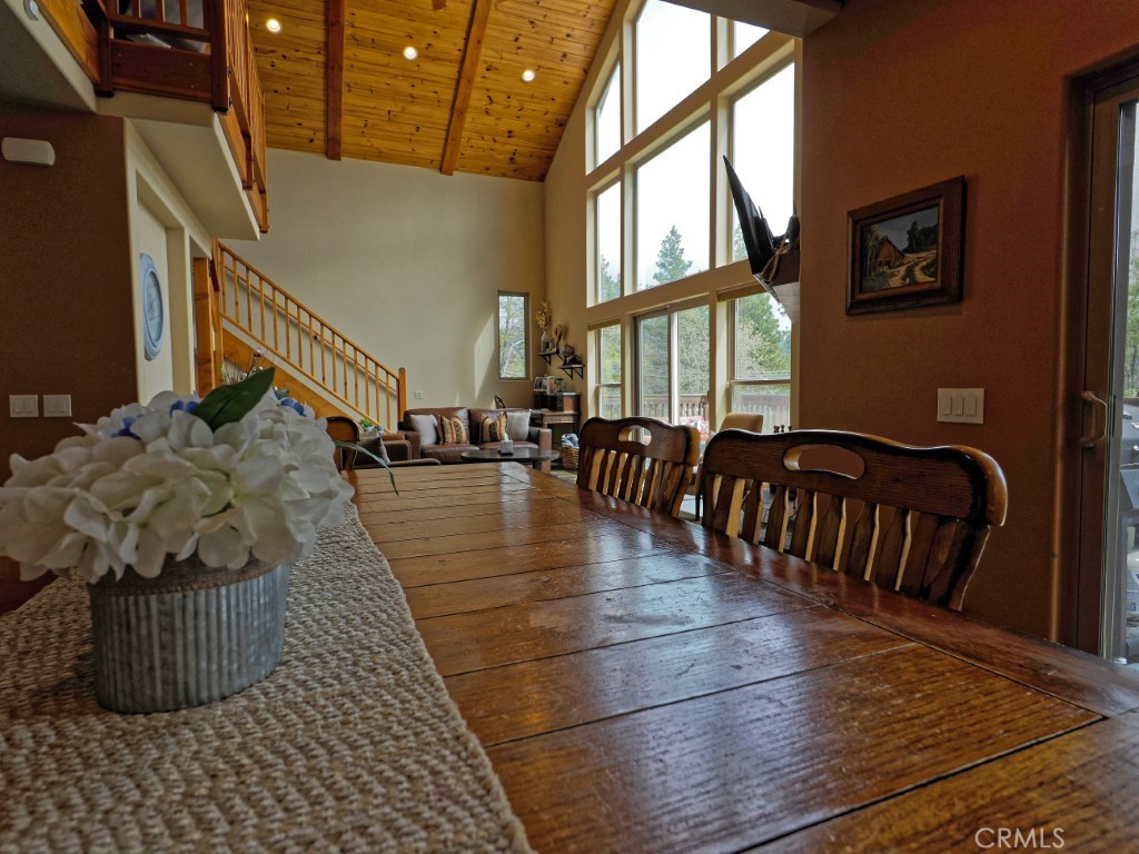 https://media.crmls.org/medias/c9688135-53dc-48d6-8050-5af836328281.jpg?preset=X-Large