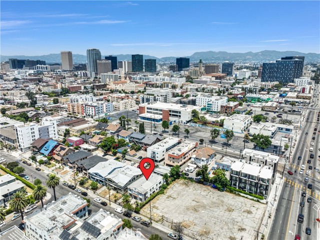 2625 San Marino Street, Los Angeles CA: https://media.crmls.org/medias/c968990b-7fe4-460d-9611-b982a454e4cf.jpg