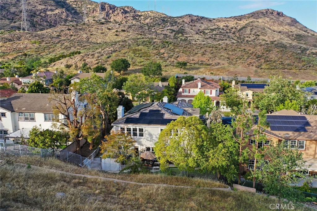 https://media.crmls.org/medias/c968a0b0-1465-404d-91d4-425d74435fcf.jpg?preset=X-Large