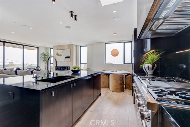 315 25th, Manhattan Beach, California 90266, 3 Bedrooms Bedrooms, ,3 BathroomsBathrooms,Residential,For Sale,25th,SB26081784