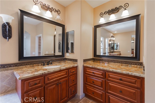 Detail Gallery Image 39 of 48 For 7 Mahogany Dr, Irvine,  CA 92620 - 5 Beds | 5/1 Baths