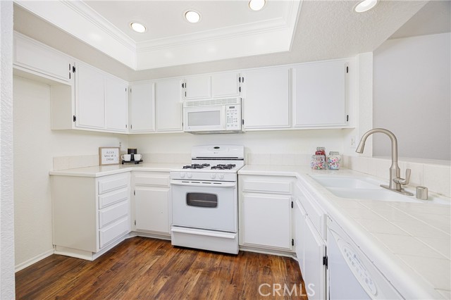 25644 Mont Pointe, Lake Forest CA: https://media.crmls.org/medias/c96bd38d-0e7c-4454-8579-2f8342e6d5a2.jpg