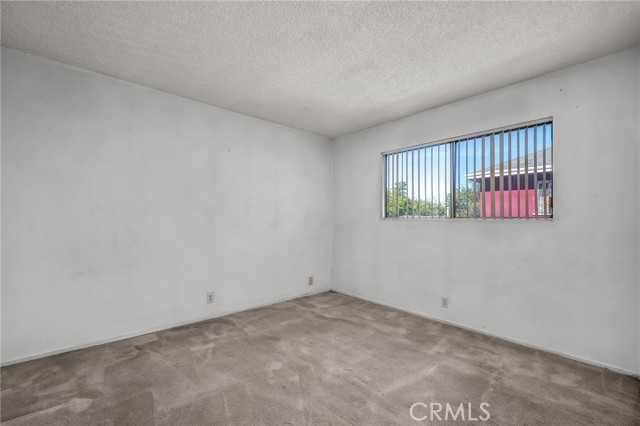 1860 San Francisco Avenue, Long Beach CA: https://media.crmls.org/medias/c96c0440-1a04-43c8-920f-7532b74c0fe4.jpg