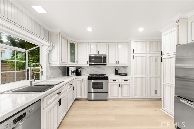 Detail Gallery Image 13 of 69 For 54 Willow Tree, Irvine,  CA 92612 - 4 Beds | 3 Baths