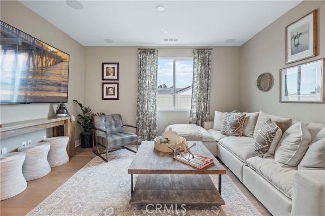 Detail Gallery Image 10 of 16 For 6057 Saddlehorn Ln, Jurupa Valley,  CA 92509 - 4 Beds | 3/1 Baths