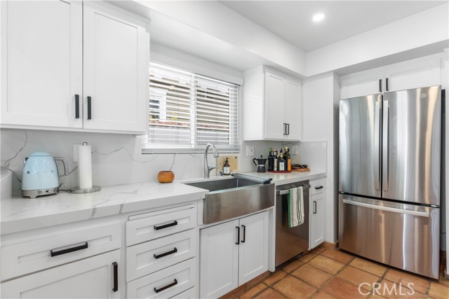 304 Larkspur Avenue, Corona del Mar CA: https://media.crmls.org/medias/c96d2f2e-6ad0-4462-af46-329e1d2bda02.jpg