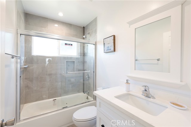Detail Gallery Image 13 of 26 For 18623 Bryant St, Northridge,  CA 91324 - 3 Beds | 2 Baths