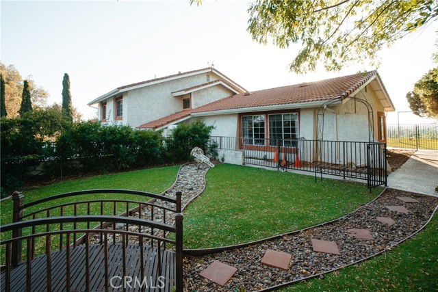 5266 Bluff Street, Norco CA: https://media.crmls.org/medias/c96e5da0-c121-49d6-a033-c8f3e35d5329.jpg